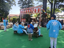 今年は舞台で演奏することが出来ました♪