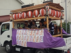 かつては5基の山車が出るほど盛大な祭礼でした