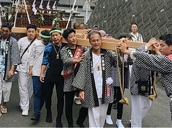 曽屋神社と合同開催です