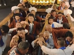 秦野市では異質の祭礼です