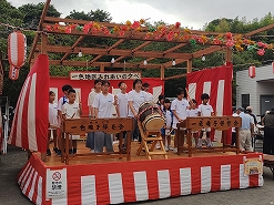 元町の帰りに太鼓の音が聞こえ