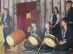川坂囃子連は偶然、神楽殿で演奏していたのでYouTubeの動画を撮影させて頂きましたm(_ _)m