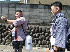 手動の霧吹きで猛暑対策